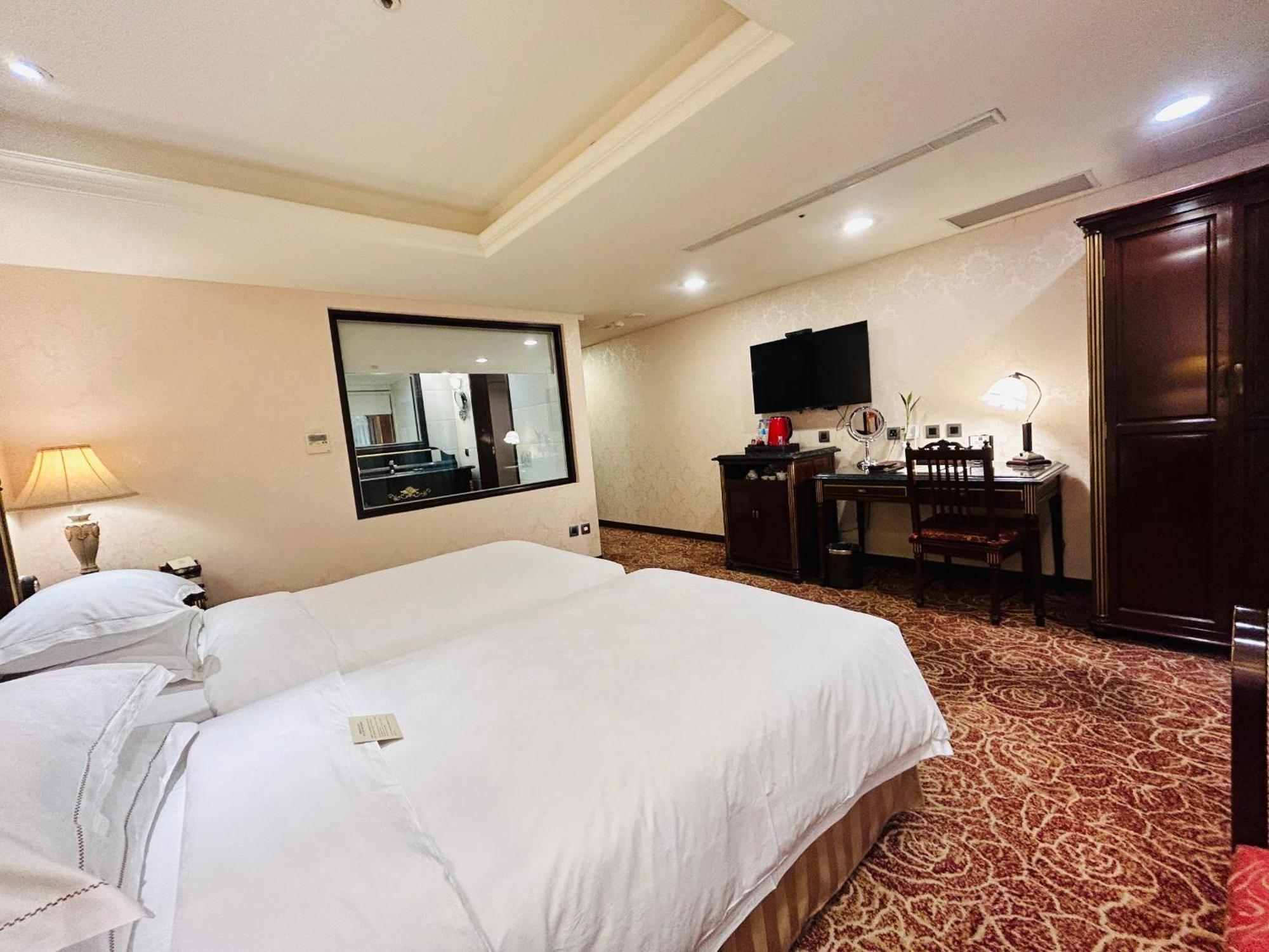 Royal Seasons Hotel Taipei ‧ Nanjing W. Экстерьер фото