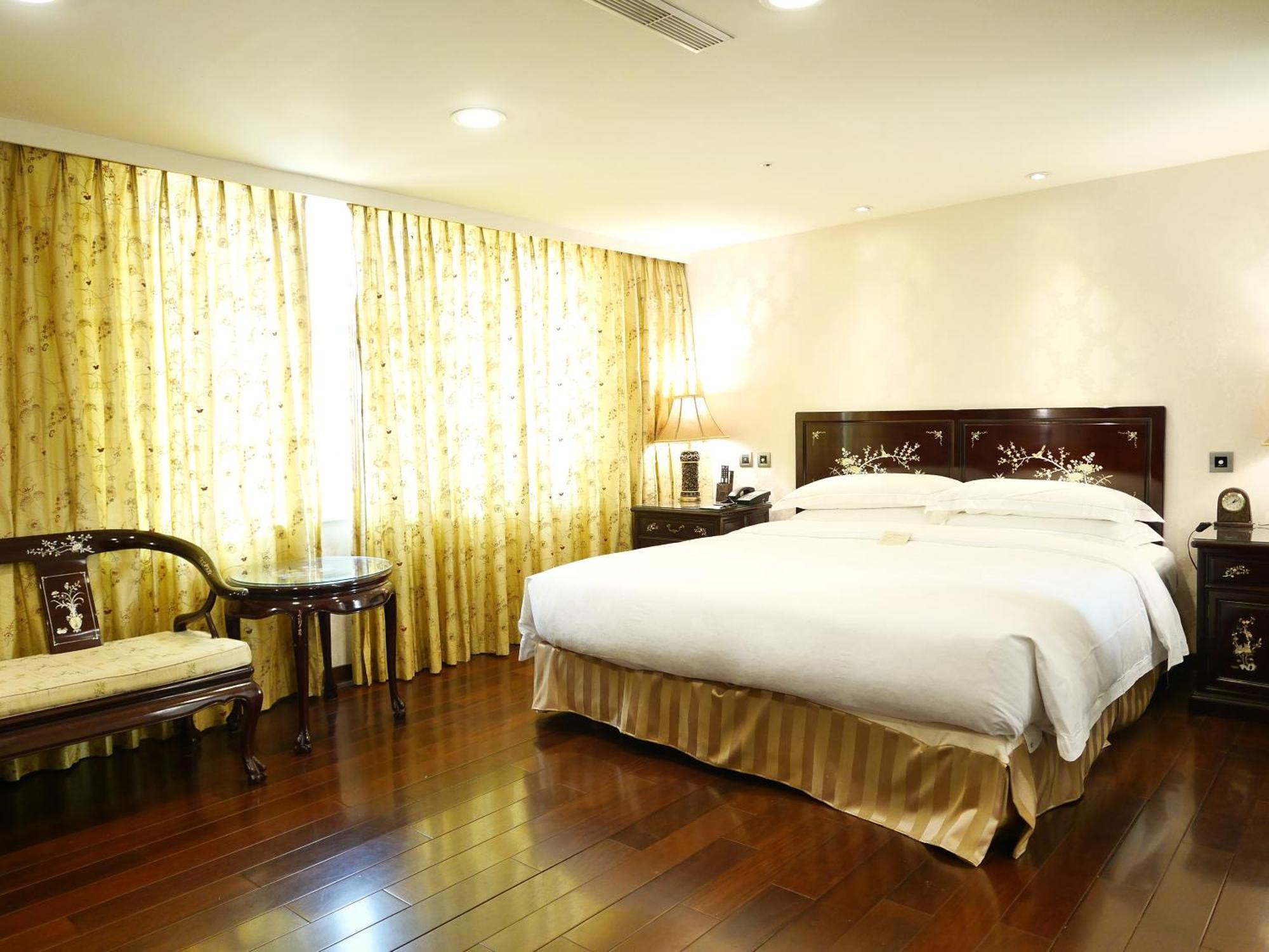 Royal Seasons Hotel Taipei ‧ Nanjing W. Экстерьер фото