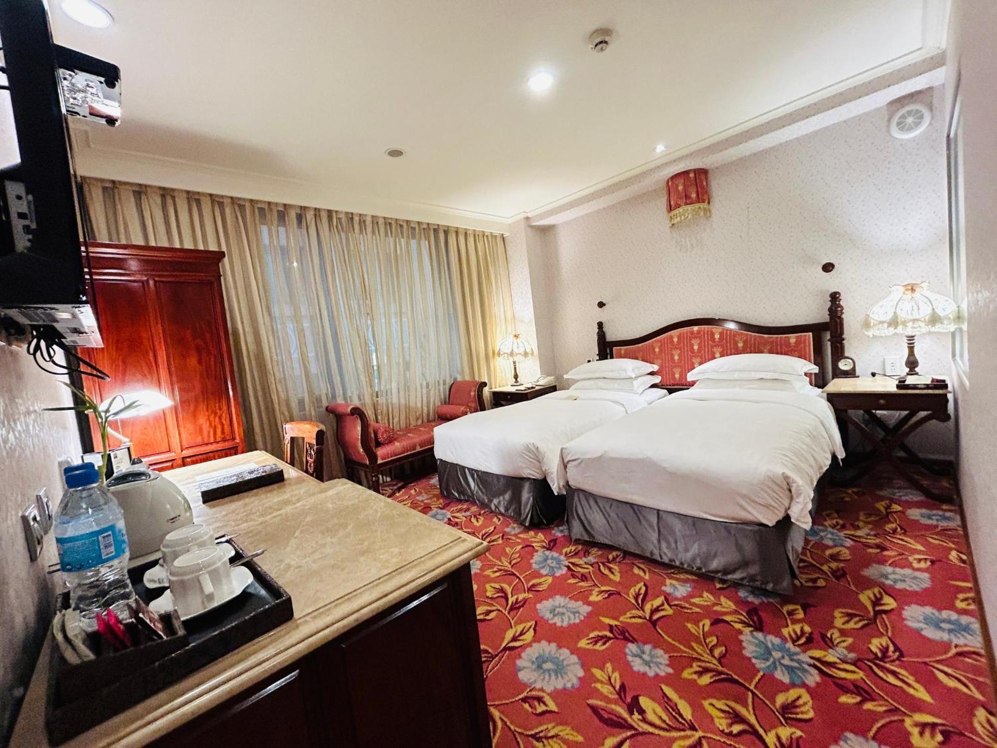 Royal Seasons Hotel Taipei ‧ Nanjing W. Экстерьер фото