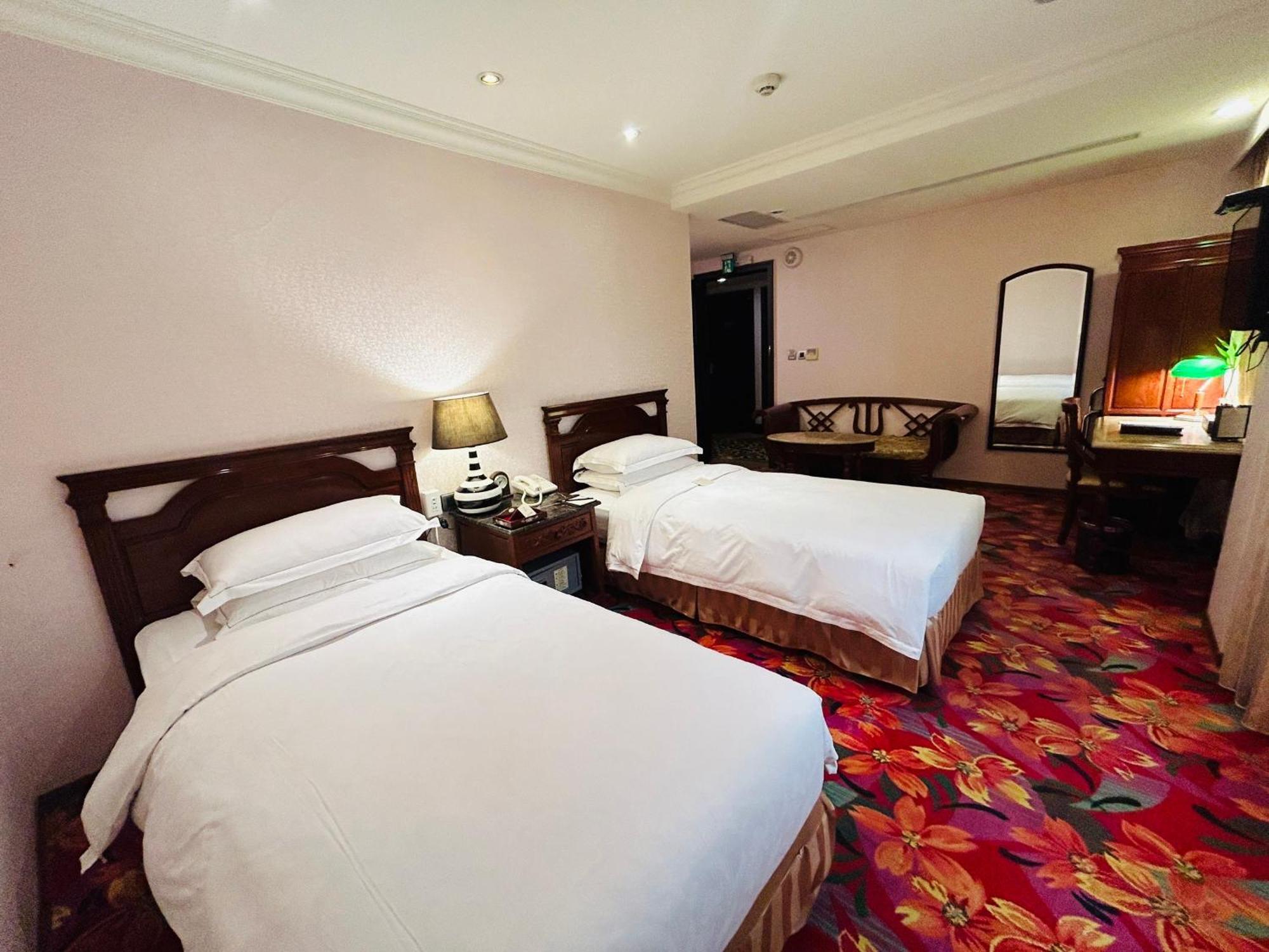 Royal Seasons Hotel Taipei ‧ Nanjing W. Экстерьер фото