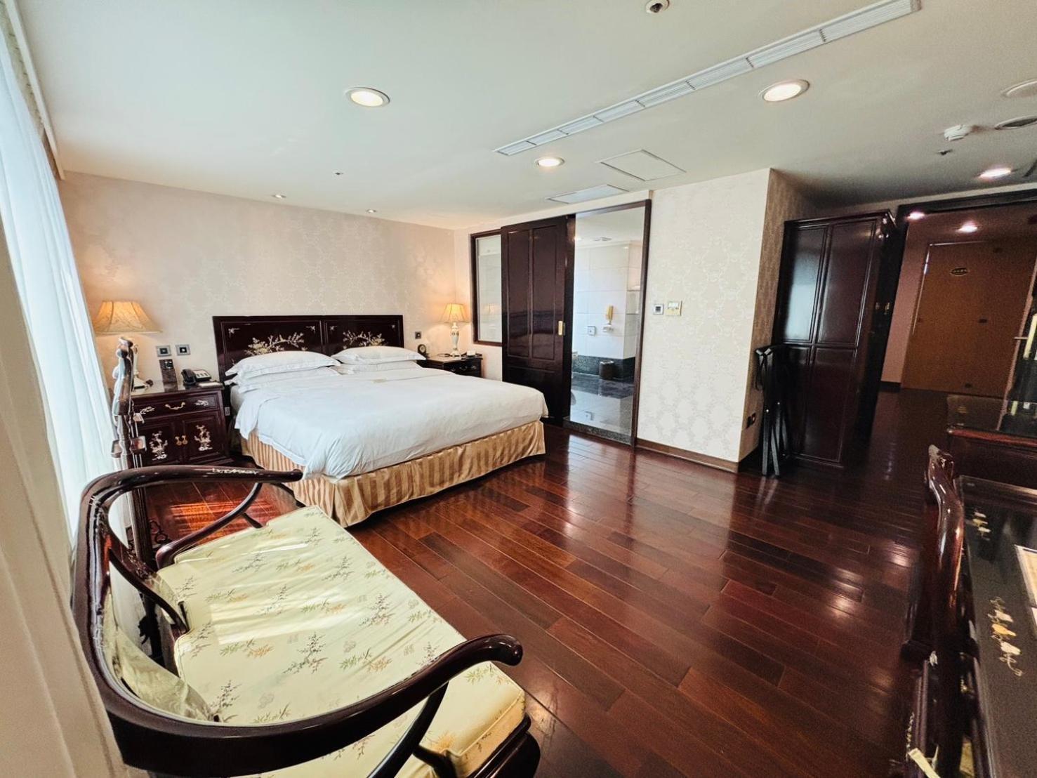 Royal Seasons Hotel Taipei ‧ Nanjing W. Экстерьер фото