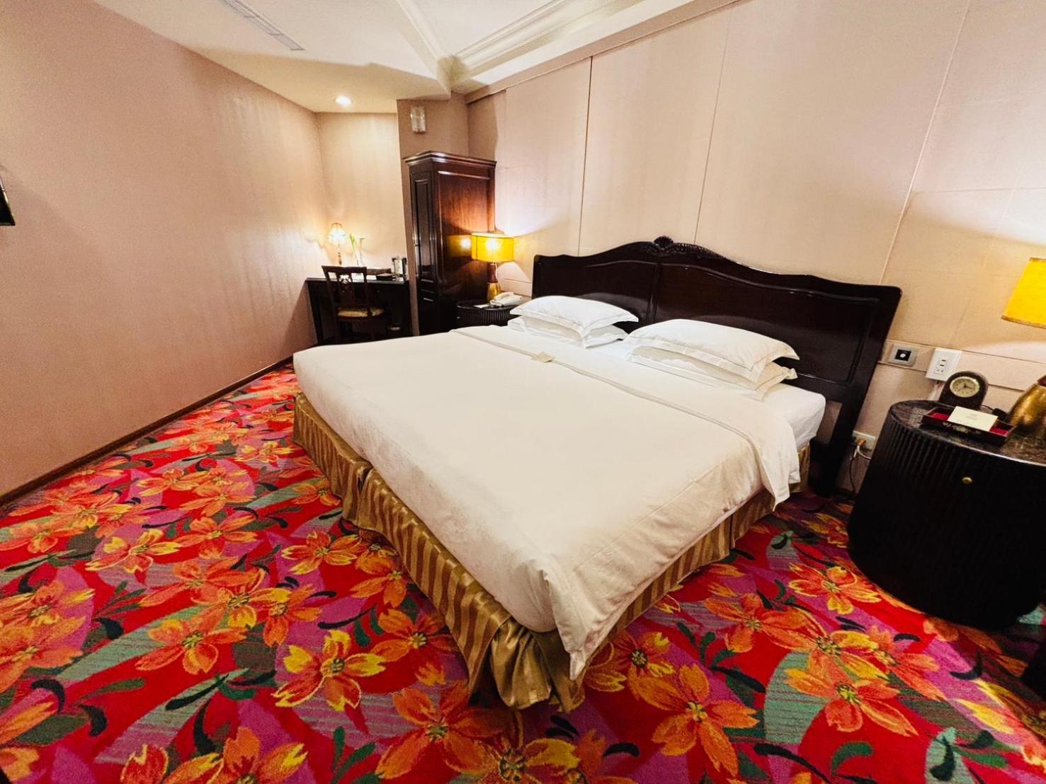 Royal Seasons Hotel Taipei ‧ Nanjing W. Экстерьер фото